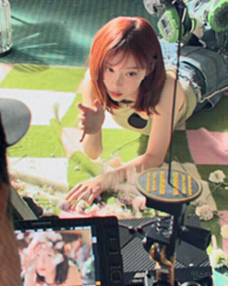 오늘 윈터 인스타 업뎃 🎸 🎧 | 인스티즈