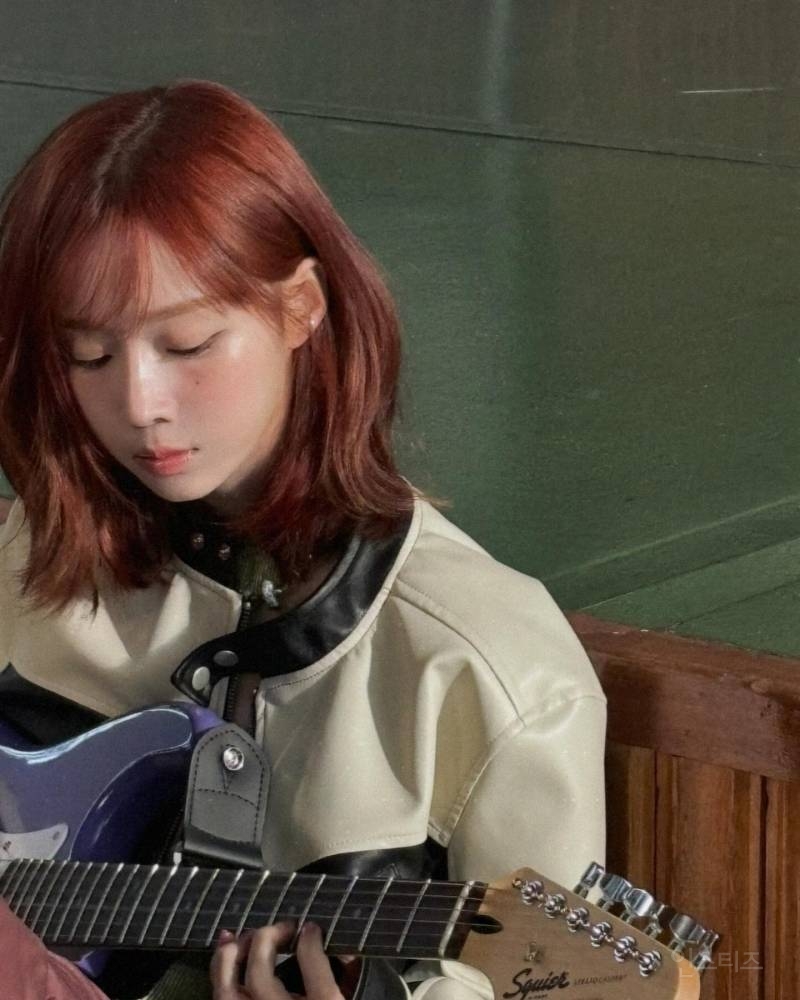 오늘 윈터 인스타 업뎃 🎸 🎧 | 인스티즈