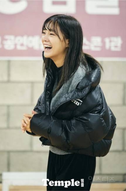 "그 무대, 꽃길이 아니어도"…세정, 연극으로 또 자랐다 (템플) | 인스티즈
