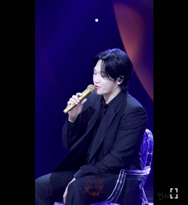 어제 자 이효리의 레드카펫에 엄청나게 벌크업 된 몸으로 등장했던 가수.jpg | 인스티즈