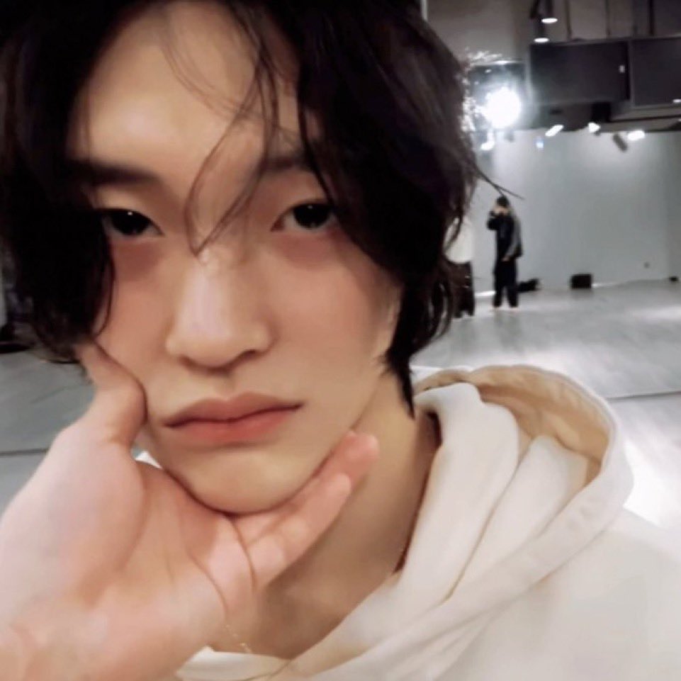 [잡담] 원빈이 얼굴형이 진짜 세상에서 제일 부러움 | 인스티즈