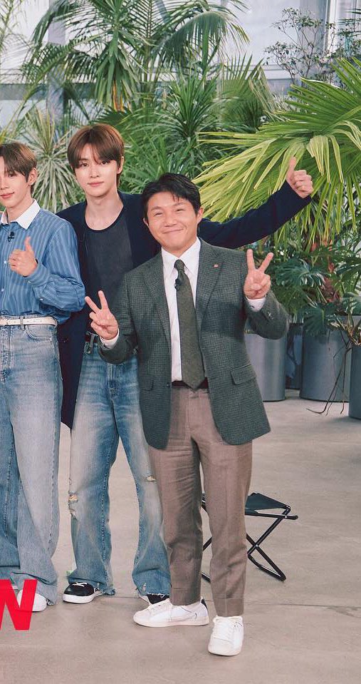 [잡담] 그러니까 내가 성찬이 옆에 서면 이정도 차이가 난다는 거잖아 | 인스티즈