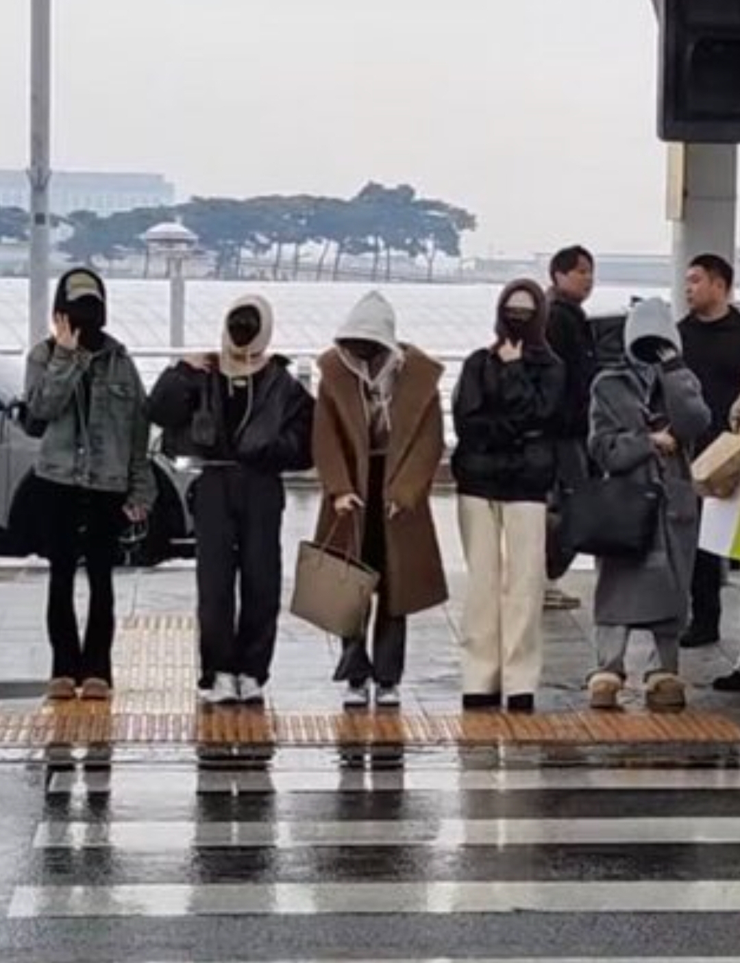 [잡담] 르세라핌 컴백 숨길라고 완전 다 싸매고 출국함ㅋㅋㅋㅋㅋ | 인스티즈