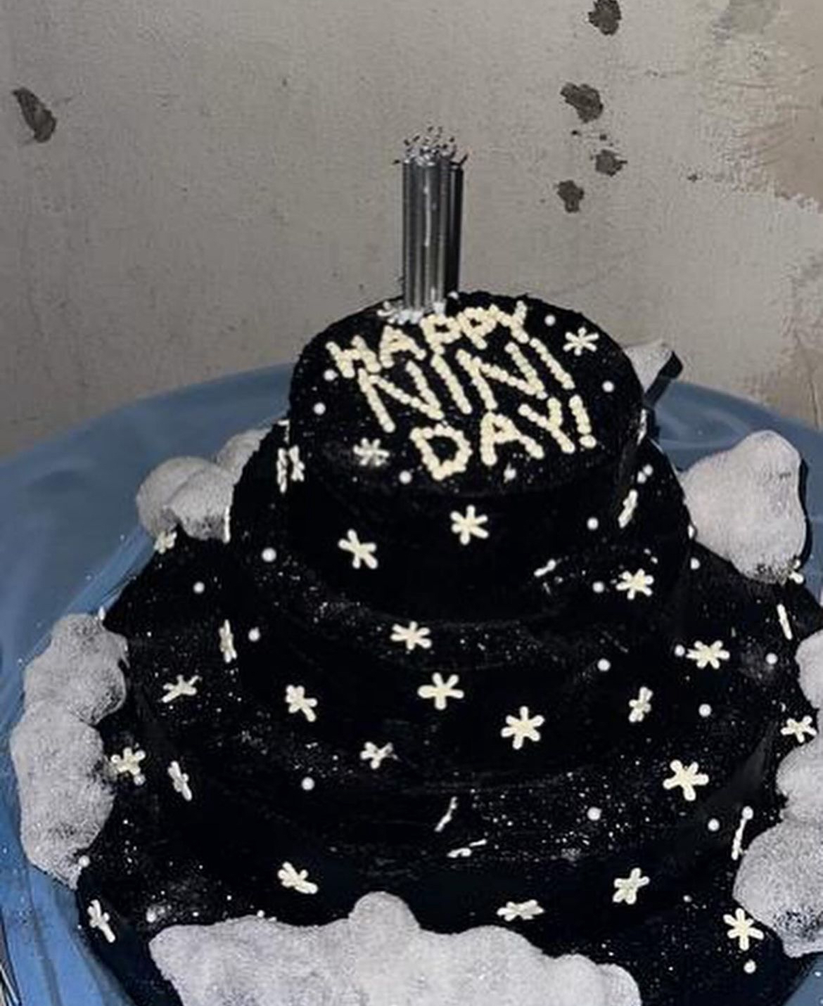 [잡담] 제니 올해 생일케이크들 엄청 많다 | 인스티즈