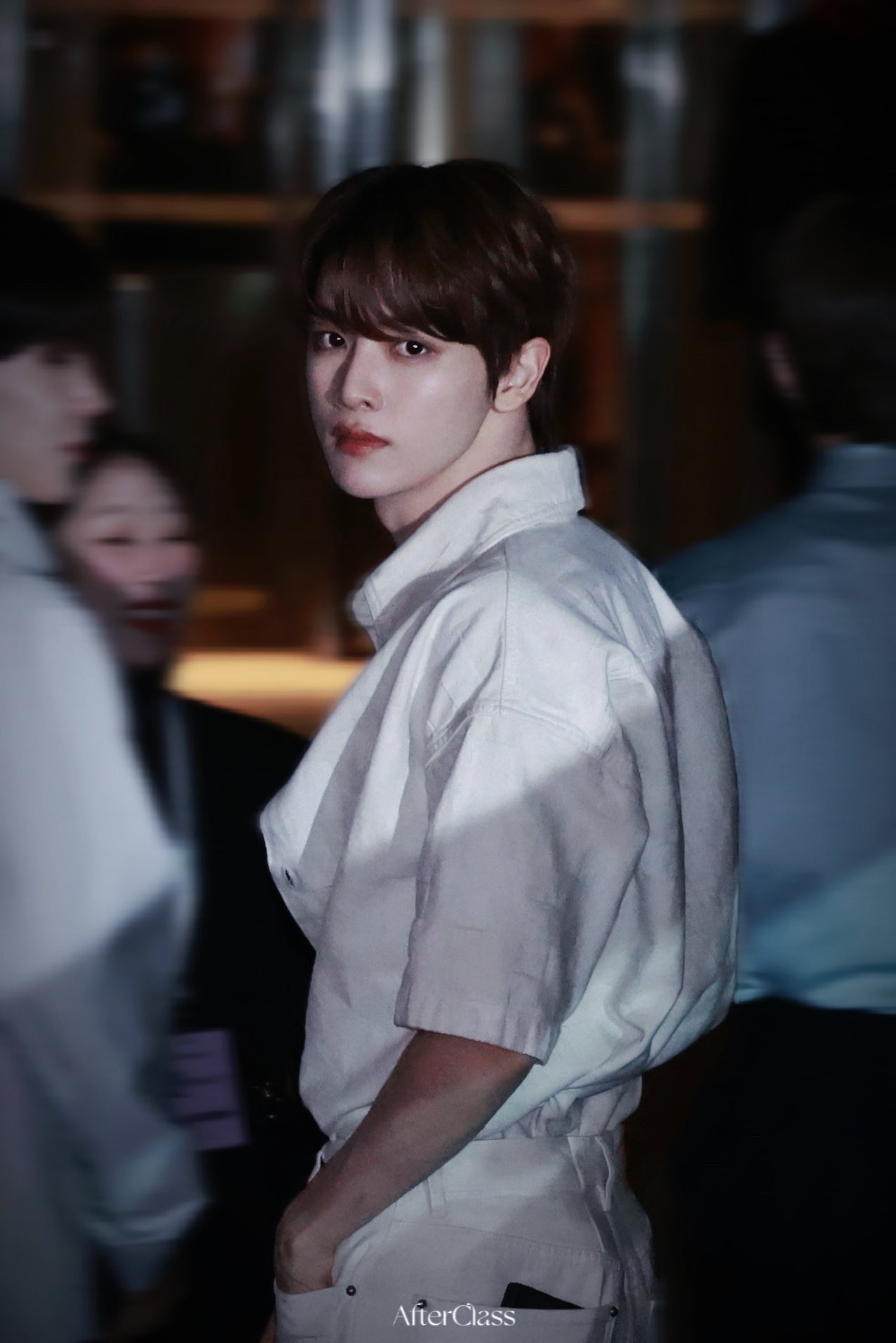 [잡담] 성찬이 파리에서 레전드 찍어서 넘 행복한데 한편으로는 | 인스티즈