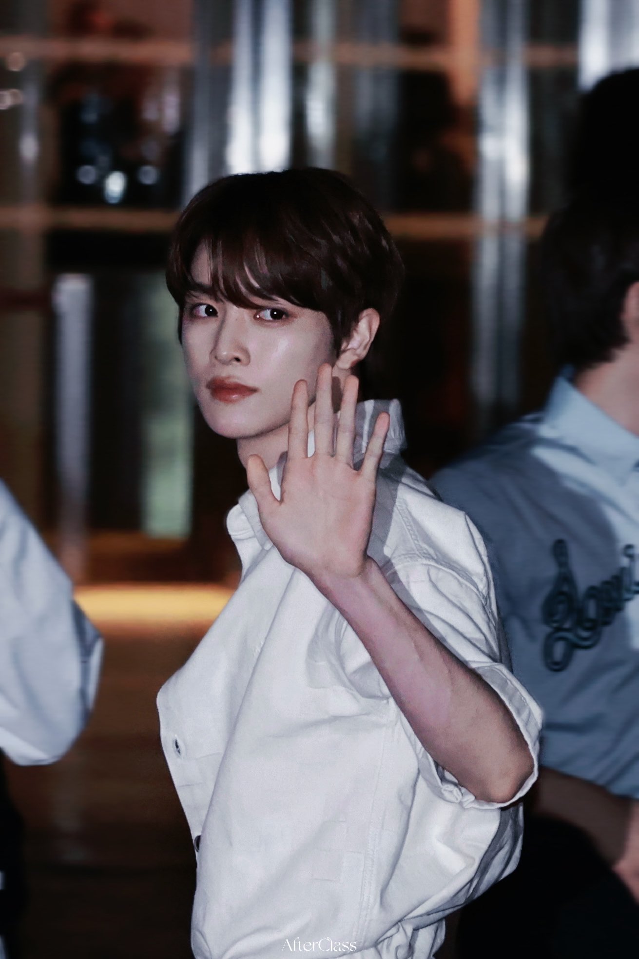 [잡담] 성찬이 파리에서 레전드 찍어서 넘 행복한데 한편으로는 | 인스티즈
