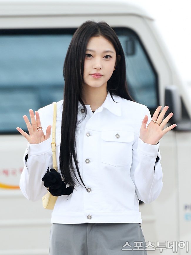 [잡담] 뉴진스 해린이 처음으로 디올 쇼 보러간다!! | 인스티즈