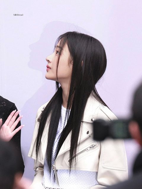 [잡담] 예전부터 생각했던건데 민지는 두상이 진짜 예쁜듯 | 인스티즈