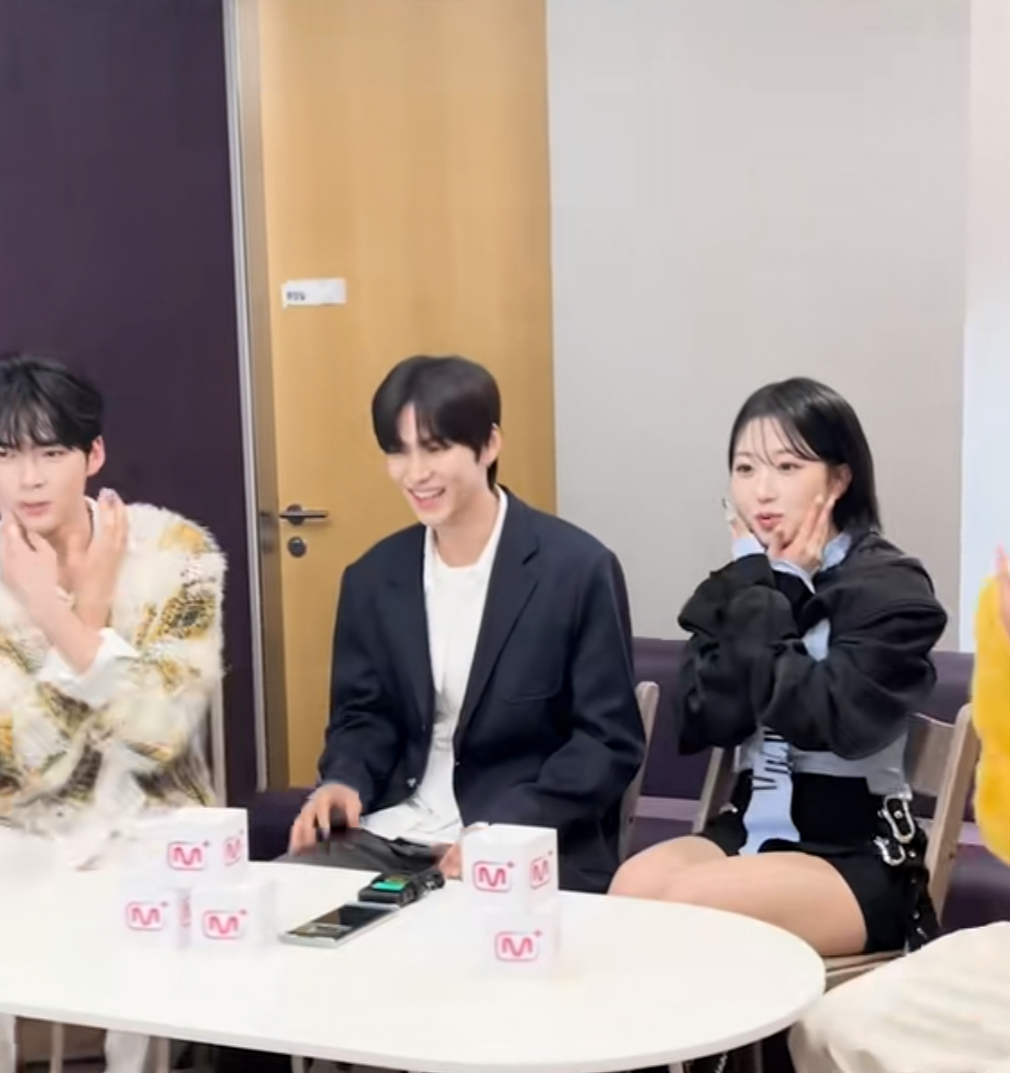 [잡담] 엔믹스 해원보고 웃는 라이즈 은석 넘 설렠당ㅋㅋㅋㅌㅋ | 인스티즈