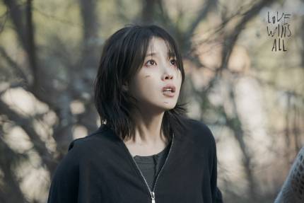 아이유-뷔 뮤직비디오, 진짜 장애인 비하 같나요? | 인스티즈