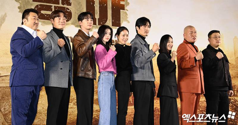 오늘자 배우 노정의 시사회 사진..jpg | 인스티즈