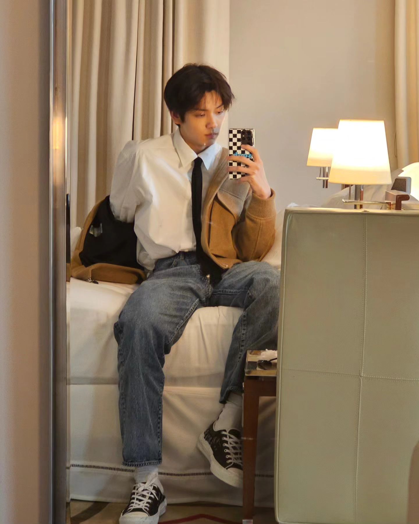 [잡담] 이 남자 뭐죠? | 인스티즈
