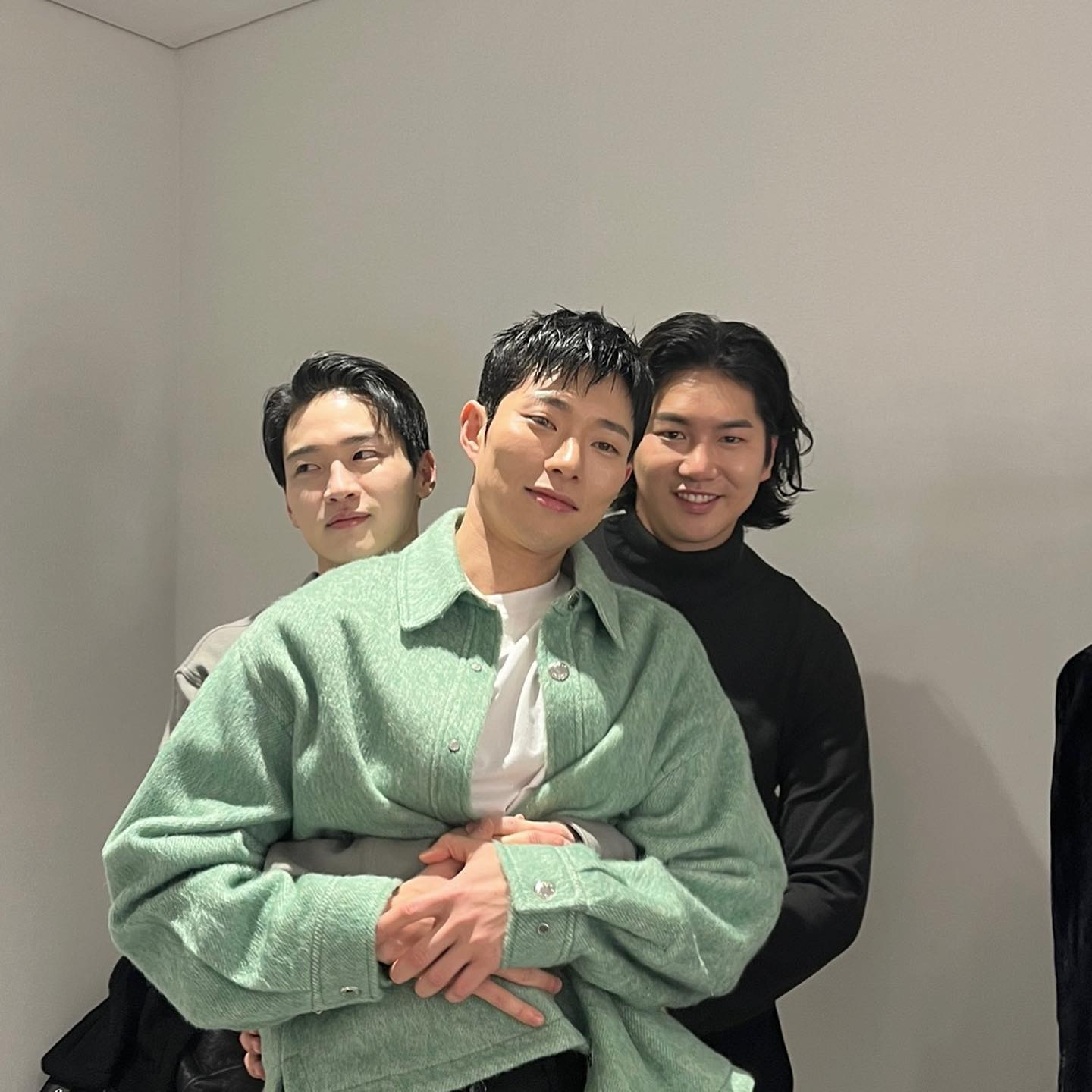 [잡담] 장동윤 모래꽃 배우들한테 몰이 당하는 거 | 인스티즈