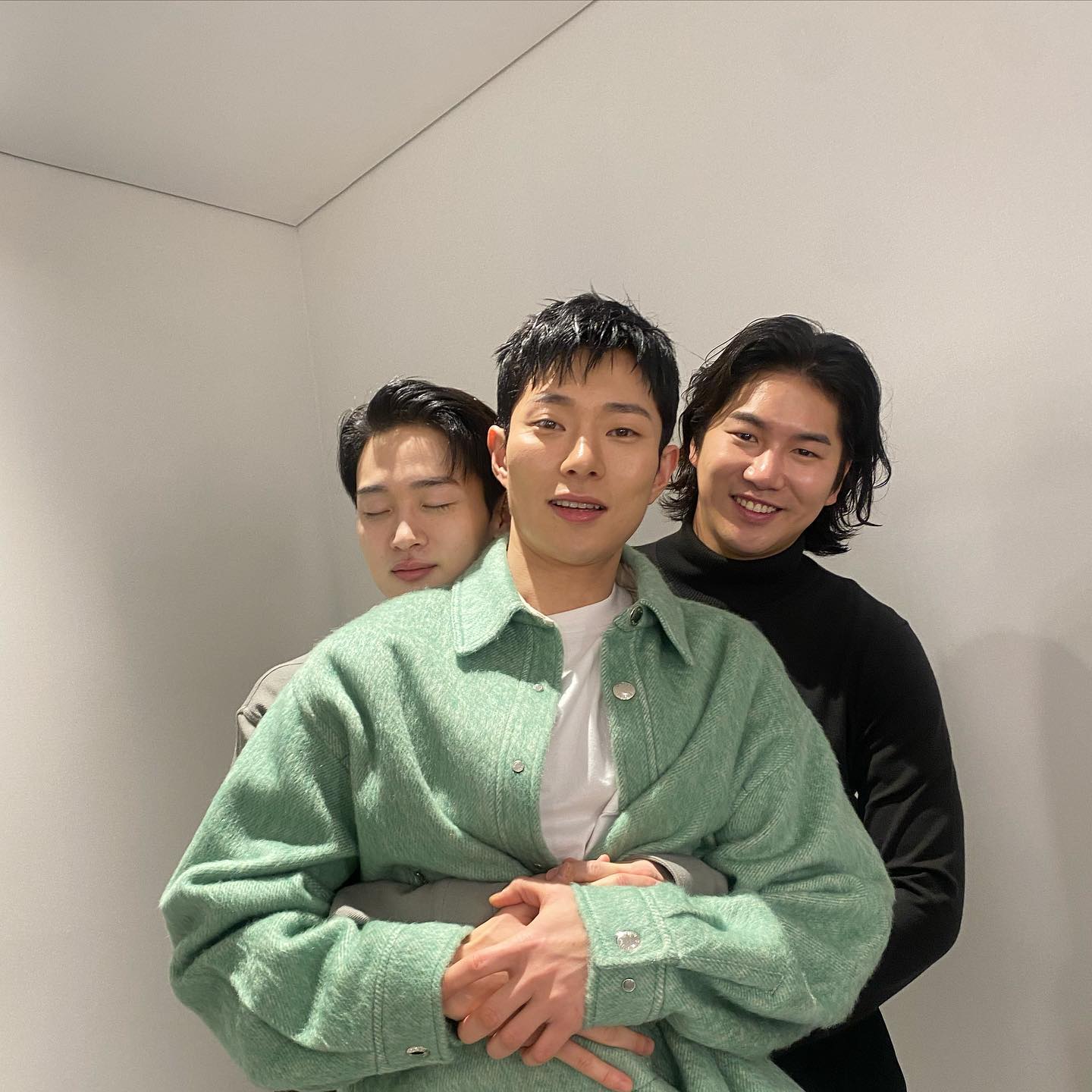 [잡담] 장동윤 모래꽃 배우들한테 몰이 당하는 거 | 인스티즈