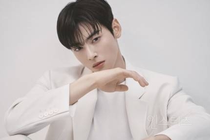 차은우 '첫 솔로 앨범', 밸런타인데이 다음날 발매… 팬콘서 무대 공개 | 인스티즈