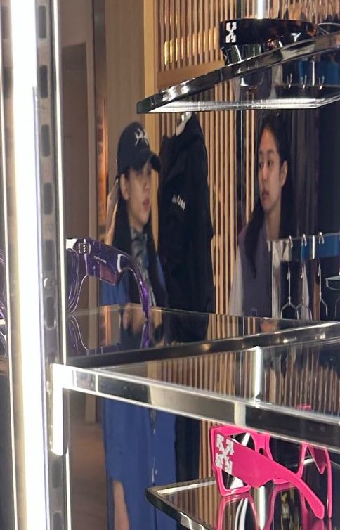 [잡담] 제니랑 지수 목격담 봤는데 내가 다 열받아..... | 인스티즈