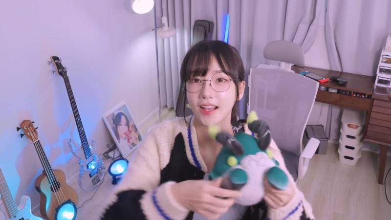 못 들은 사람은 있어도 한 번만 들은 사람은 없다는 QWER 띵곡 | 인스티즈
