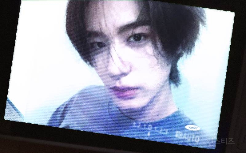 냉온 대비쩌는 04년생 두 남돌의 비주얼 조합 | 인스티즈