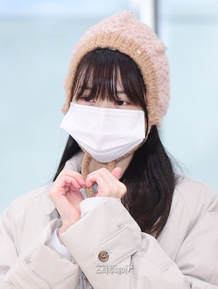 [정보/소식] 오늘자 장원영 출국 기사사진 | 인스티즈