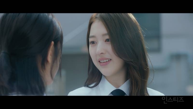 투표로 왕따뽑아 따돌리는 잔혹한 서바이벌전쟁 <피라미드게임> (+장원영 언니+신슬기 나옴) | 인스티즈