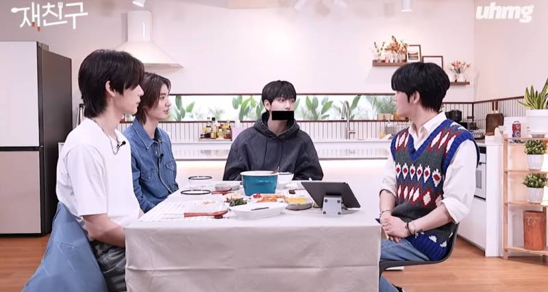 신인 아이돌의 플러팅에 정신 못차리는 김재중 | 인스티즈