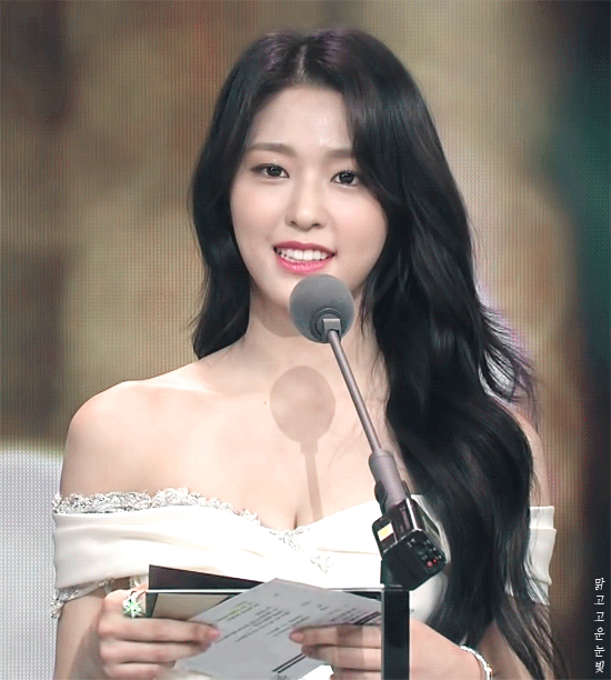 [잡담] 진짜 드레스 설현은 다시봐도 최고다 | 인스티즈