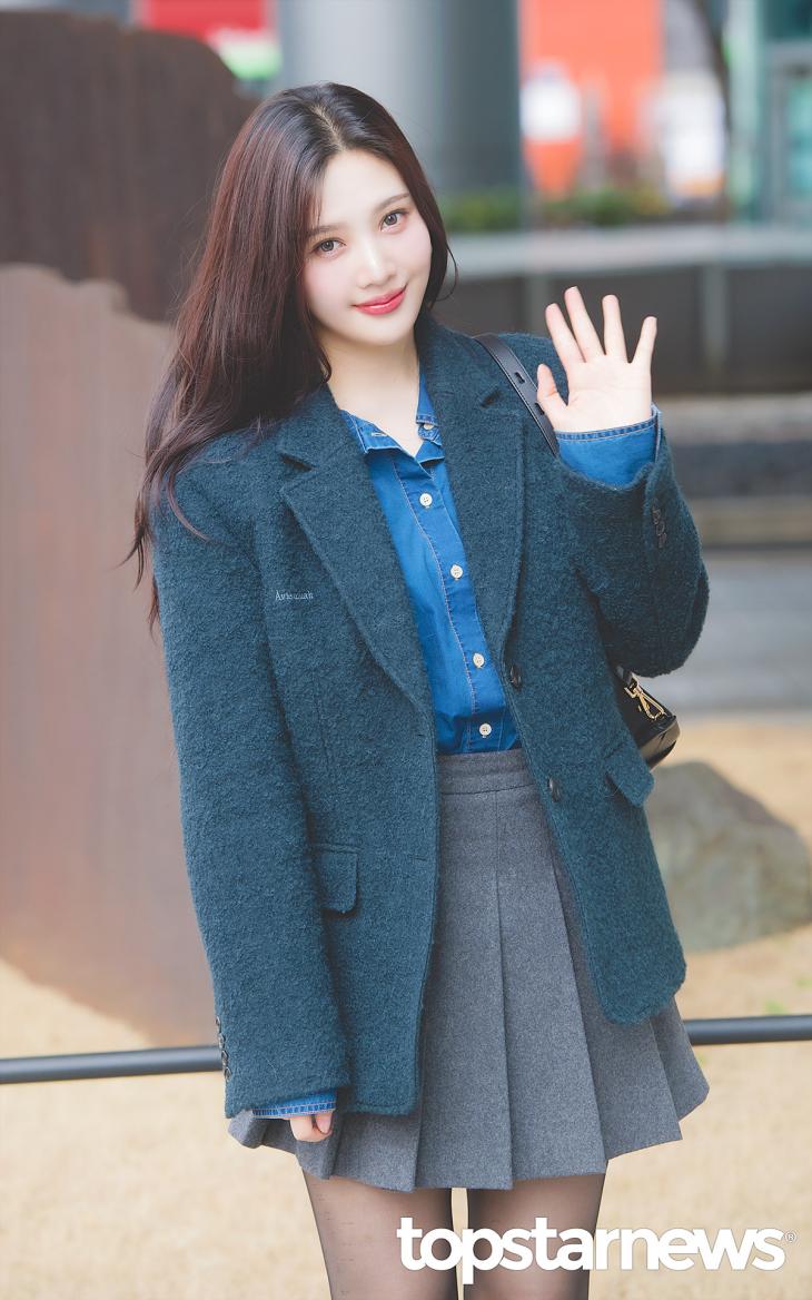 [정보/소식] 오늘자 레드벨벳 조이 동물농장 출근길 | 인스티즈
