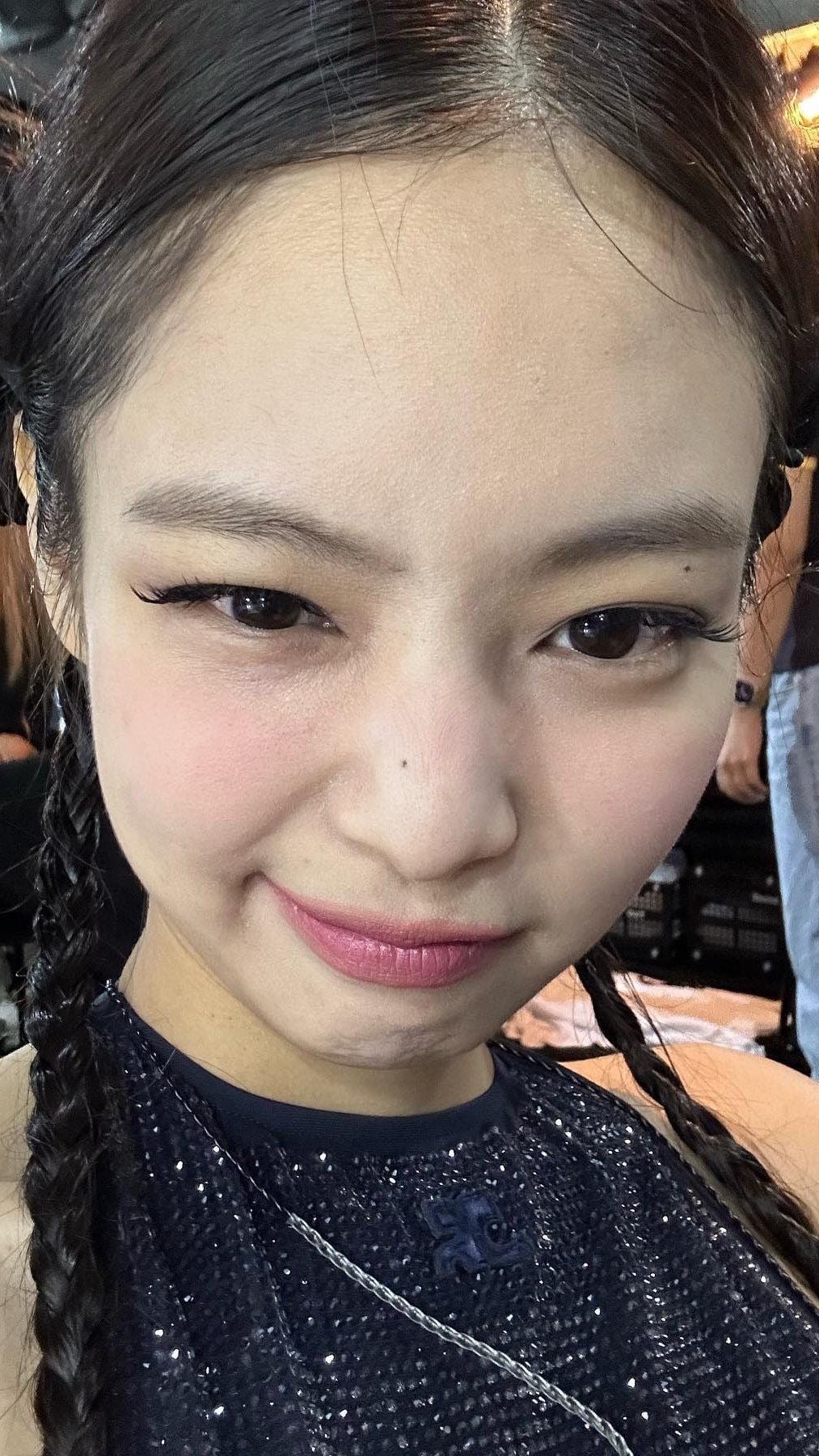 [잡담] 와 제니 피부 진짜 적나라하게 다 보인다 | 인스티즈