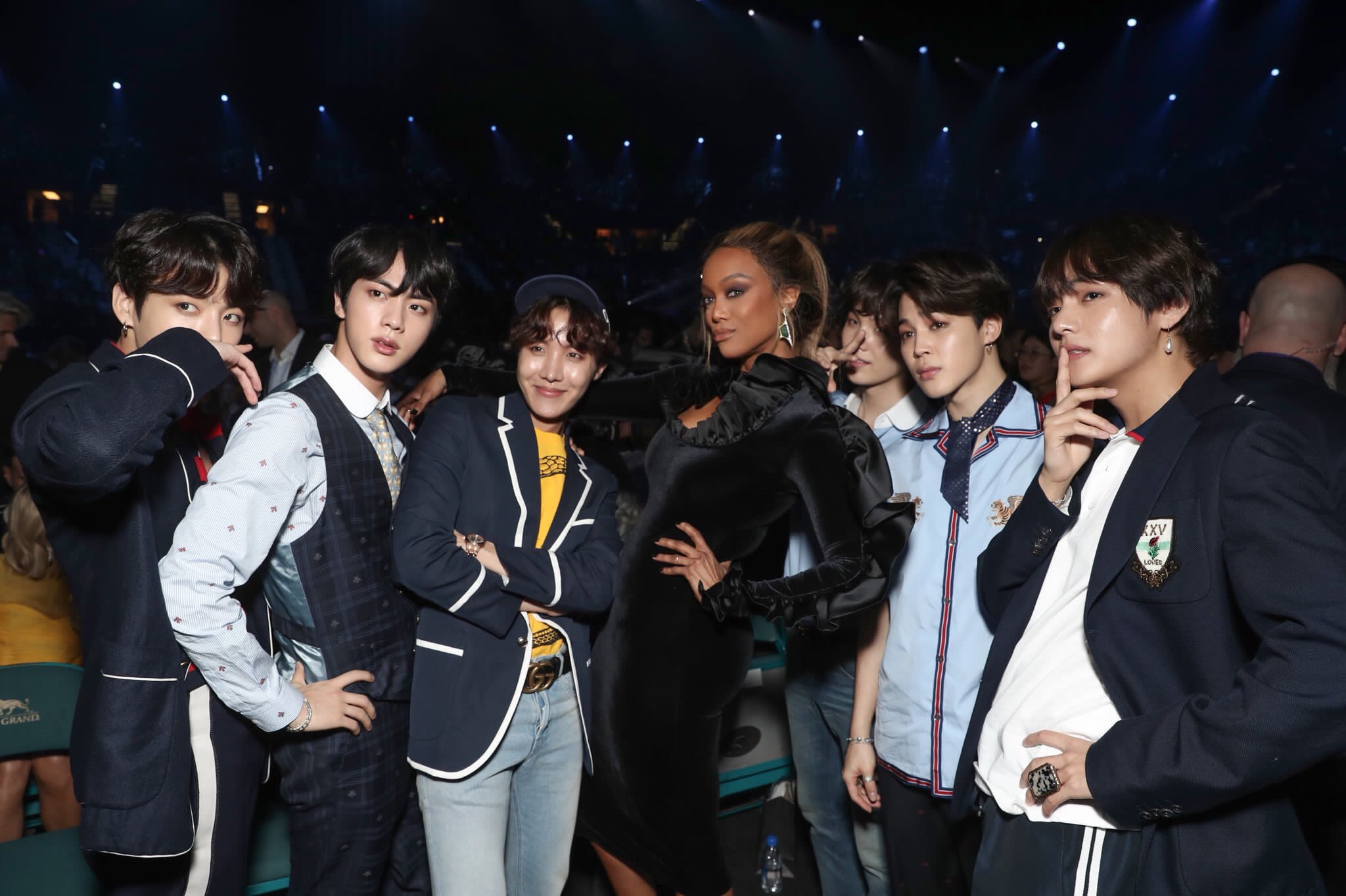 [잡담] 방탄 진 그냥 내생각인데ㅋㅋ 실내조명 | 인스티즈