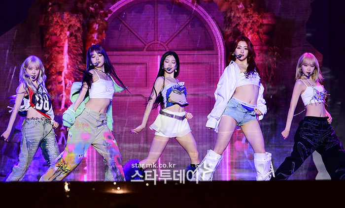 [잡담] 르세라핌 쇼케이스 공연 사진 | 인스티즈