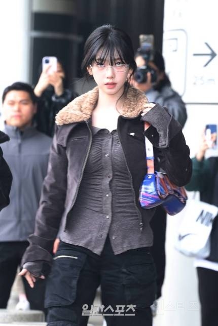 오늘자 카리나 일본 출국 기사사진jpg | 인스티즈