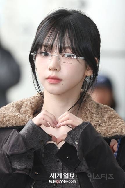 오늘자 카리나 일본 출국 기사사진jpg | 인스티즈