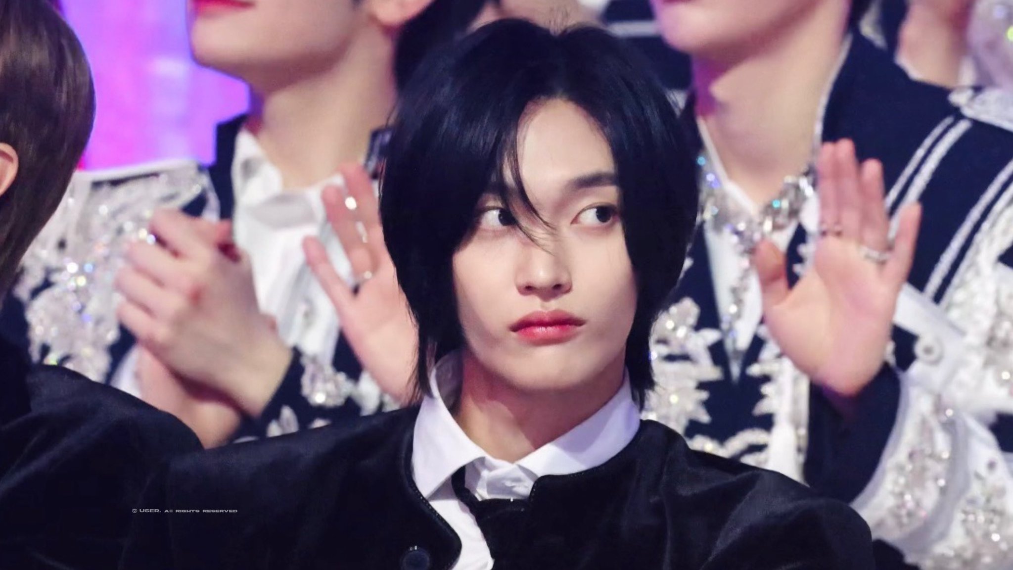 [잡담] 원빈 눈 진짜 이래???? | 인스티즈