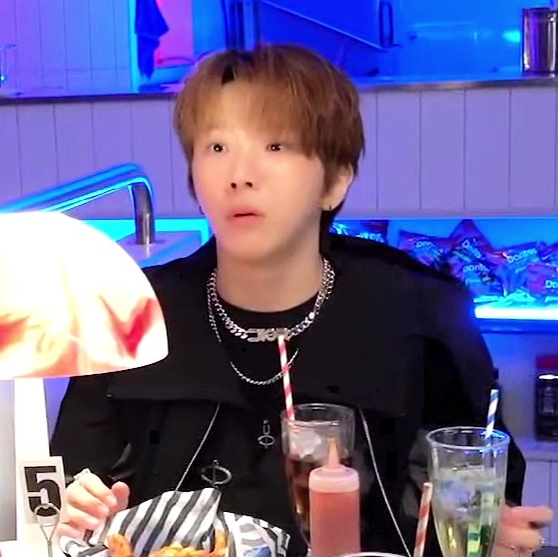 [잡담] 작년의 18살 김운학 진짜 므엥하게 생김 | 인스티즈