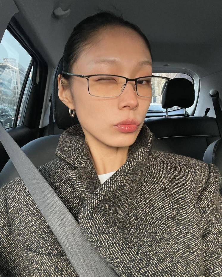 현재 패션계를 강타한 안경 패션.JPG | 인스티즈
