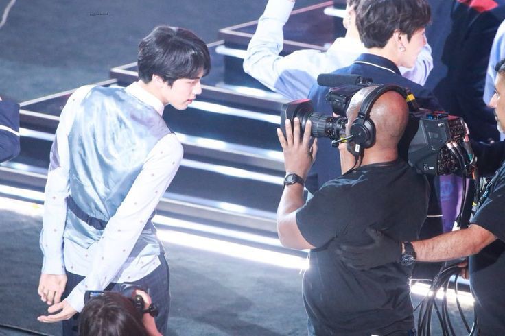 [잡담] 전부터 생각했는데 방탄 진 체형... | 인스티즈