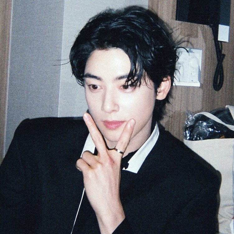 차은우 데뷔 초 최근 얼굴 차이.jpgif | 인스티즈