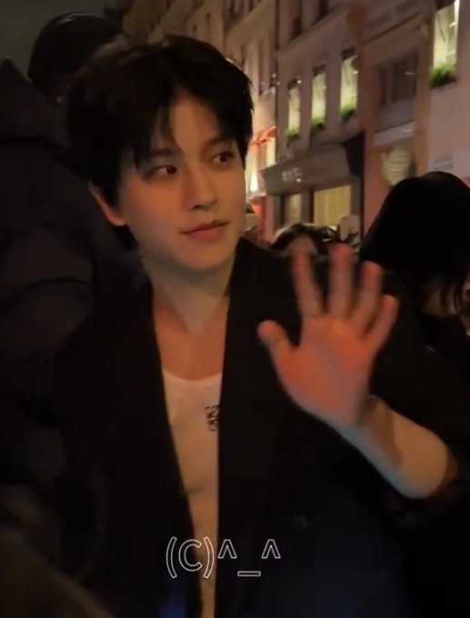 [잡담] 승민 로에베쇼 착장은 쓰루하고 피드 올리는 거 왤케 기엽지ㅋㅋㅋㅋ | 인스티즈