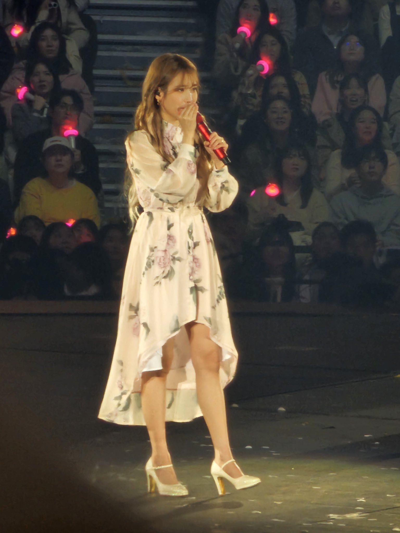 [잡담] 어제자 아이유 콘서트 폰카짤jpg | 인스티즈