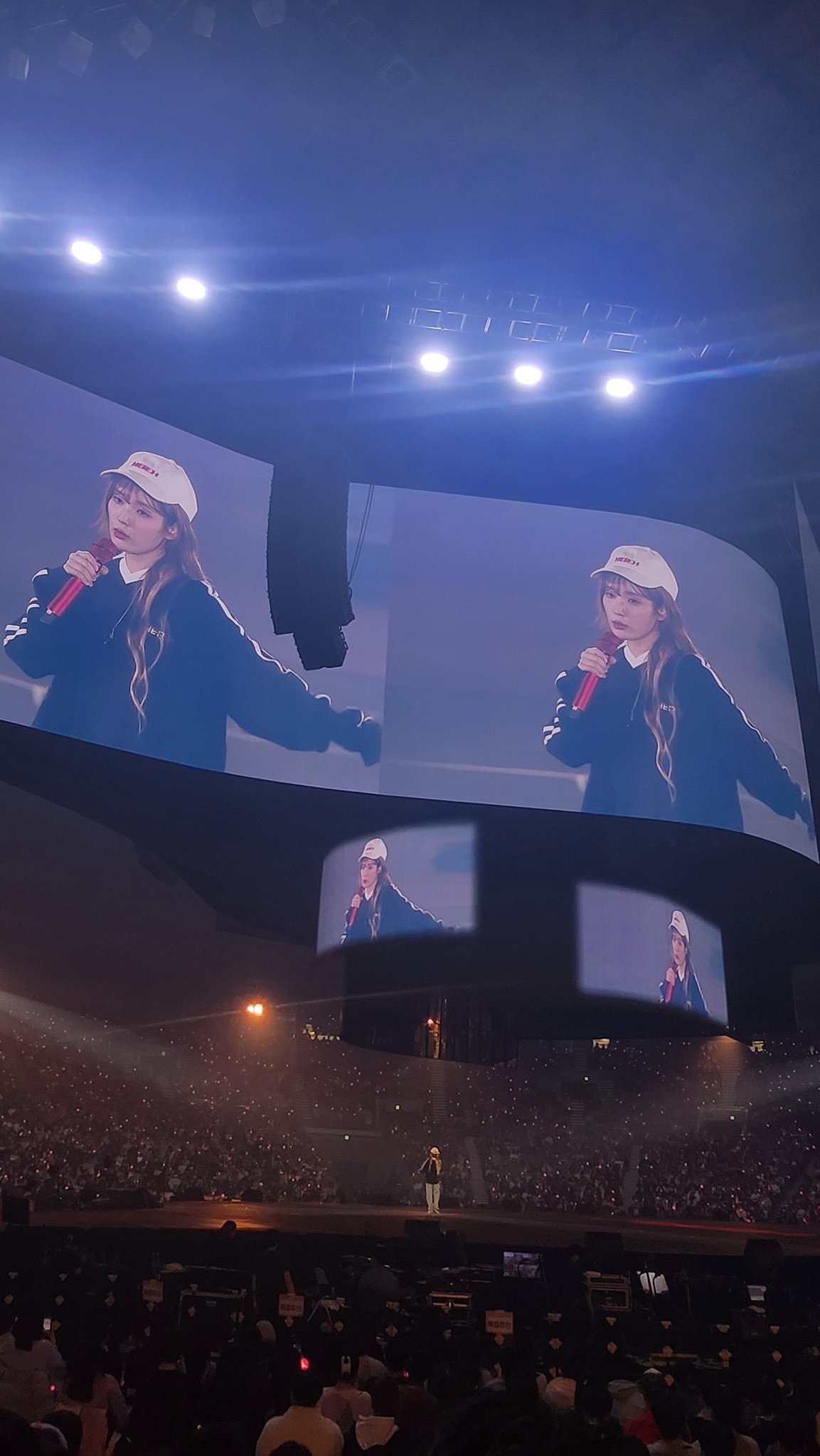 [잡담] 어제 아이유 콘서트 전광판 얼굴jpg | 인스티즈