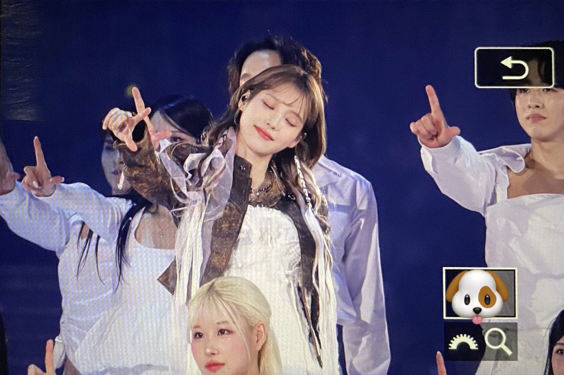 [잡담] 어제자 아이유 첫콘서트 프리뷰jpg | 인스티즈