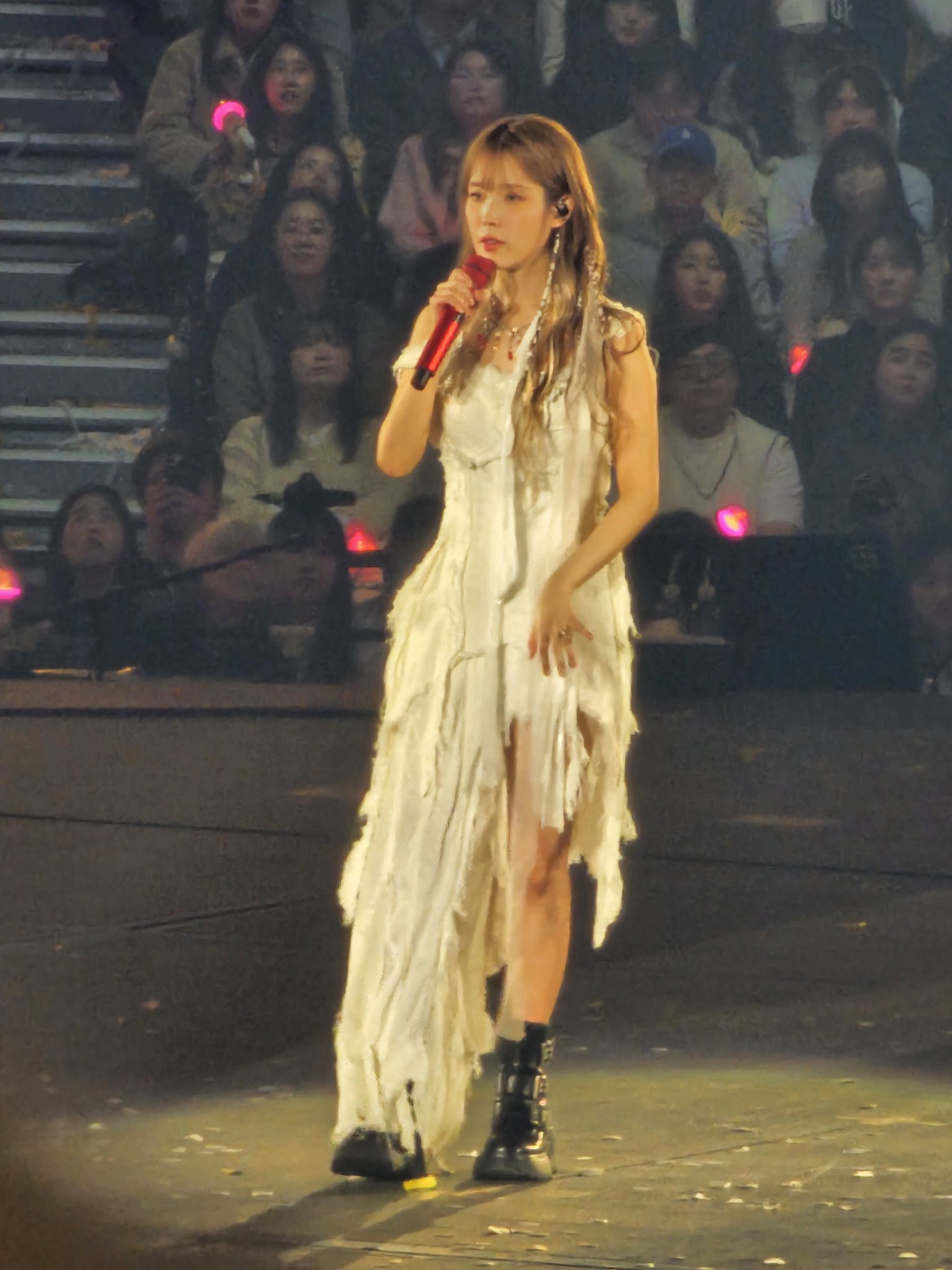 [잡담] 어제자 아이유 콘서트 폰카짤jpg | 인스티즈