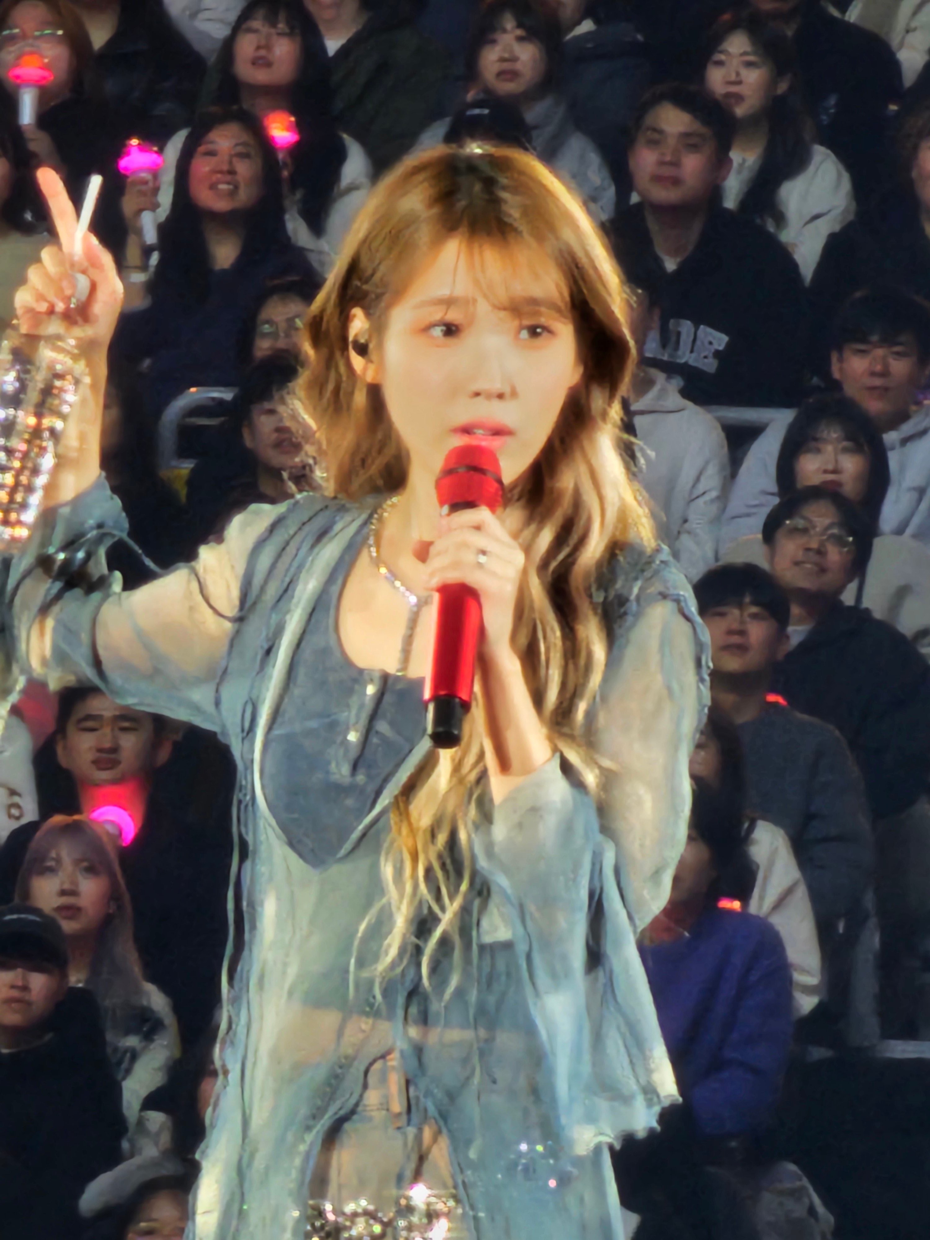 [잡담] 어제자 아이유 콘서트 폰카짤jpg | 인스티즈