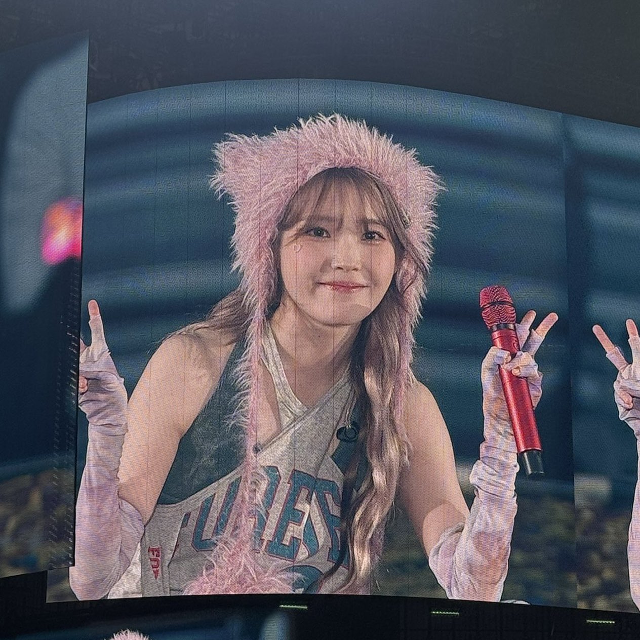 [잡담] 어제 아이유 콘서트 전광판 얼굴jpg | 인스티즈