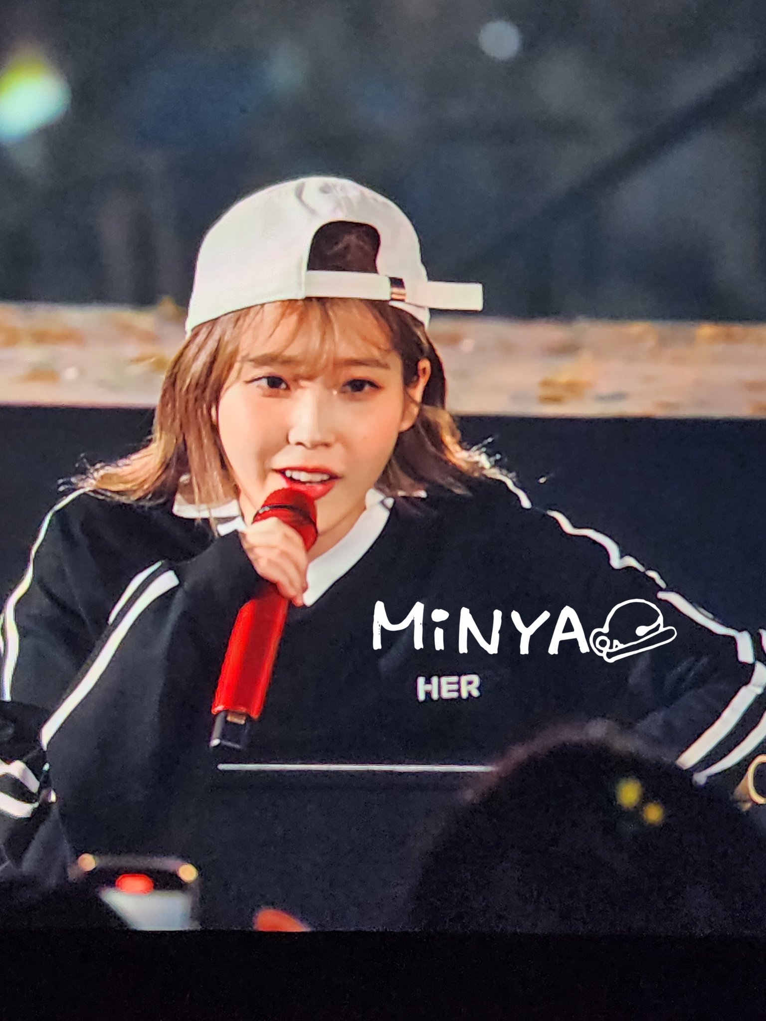 [잡담] 어제자 아이유 콘서트 폰카짤jpg | 인스티즈