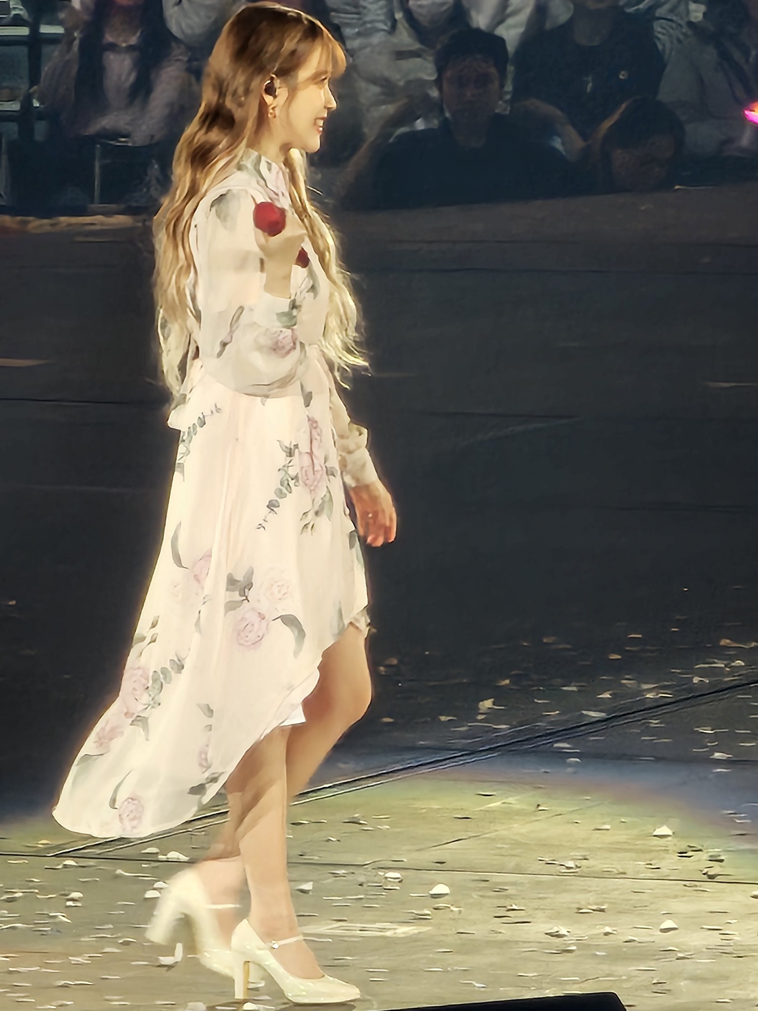 [잡담] 어제자 아이유 콘서트 폰카짤jpg | 인스티즈