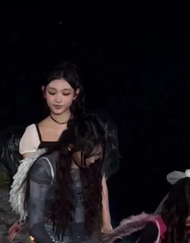 [잡담] 어제 아이유콘에서 폼미쳤다는 뉴진스해린.. | 인스티즈