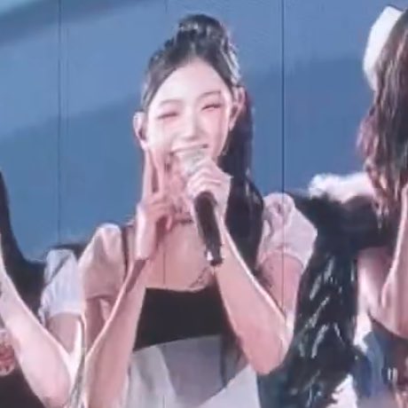 [잡담] 어제 아이유콘에서 폼미쳤다는 뉴진스해린.. | 인스티즈