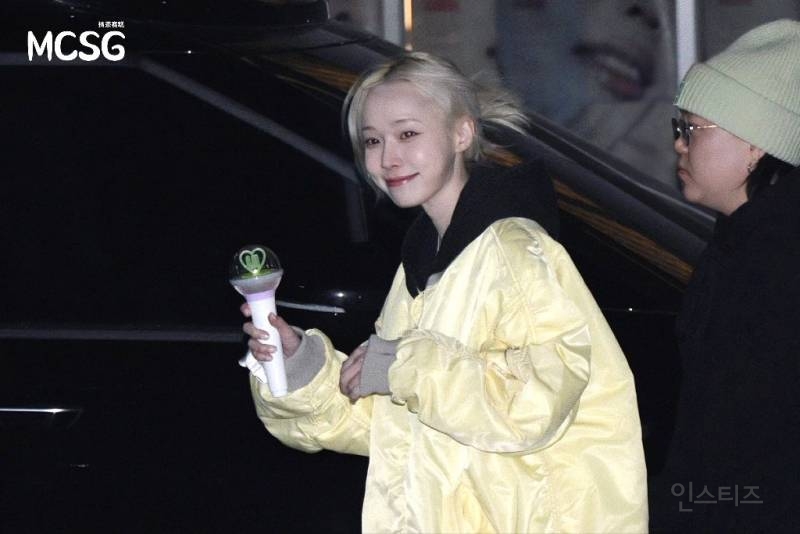 어제자 아이유 콘서트 윈터 퇴근길 폰카짤jpg | 인스티즈