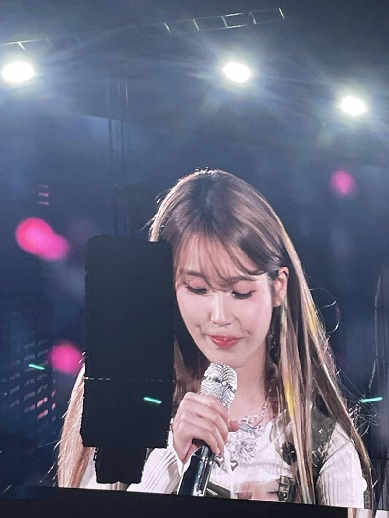 어제자 아이유 H.E.R 콘서트 전광판jpg | 인스티즈